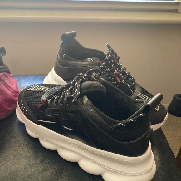 Versace Chain Reaction “Blk/Wht” sz 10 & Nike Foamposite One “Pink” sz 9 - Picture 10 of 10
